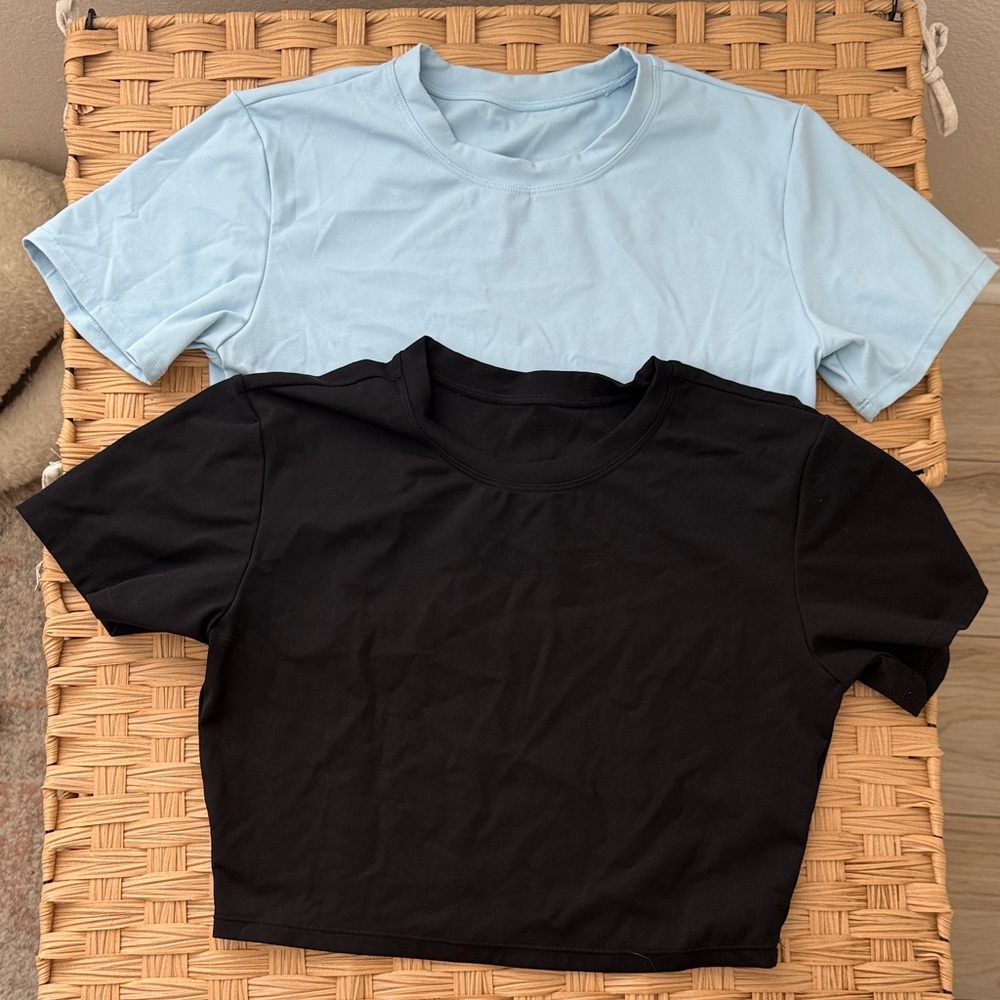 CRZ YOGA Black and Light Blue Crop Workout Tops set
